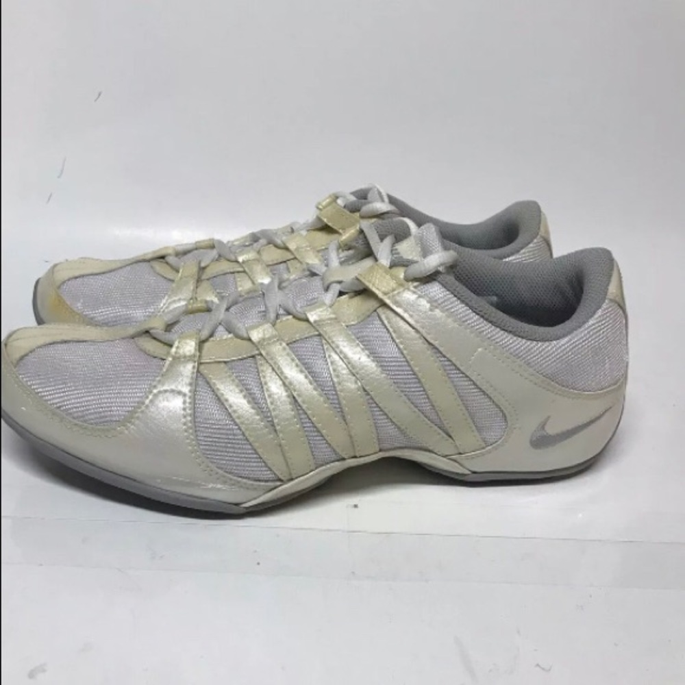 Nike Musique IV Shoes Womens Size 10 Cheer Dance White Lace Up Sneakers